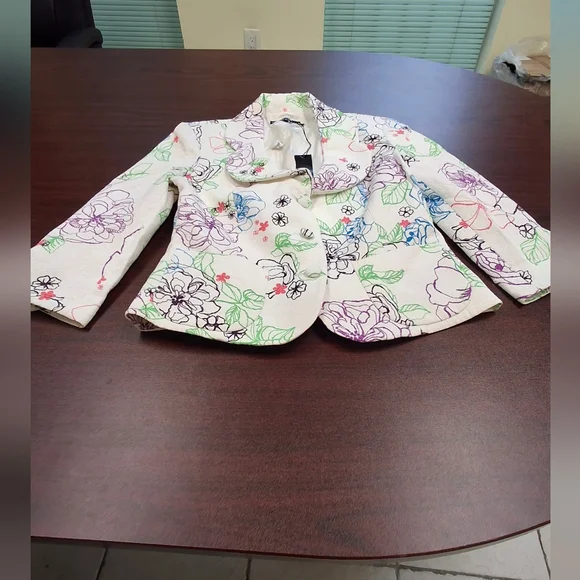 Blazer - Picture 5 of 7